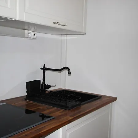 T2 Avec Balcon Expose Sud, 1750, Proche Pistes Et Commerces - Fr-1-340-279 *
