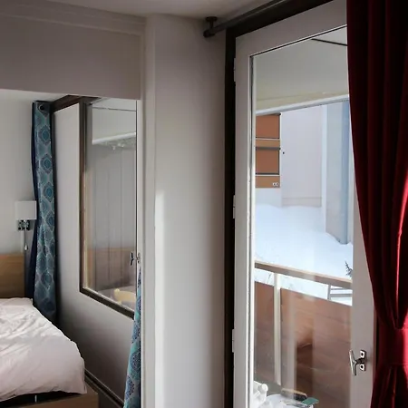 T2 Avec Balcon Expose Sud, 1750, Proche Pistes Et Commerces - Fr-1-340-279 * Chamrousse